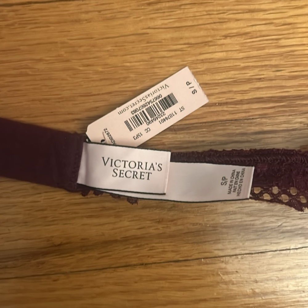 VS Halter Top - Picture 3 of 3